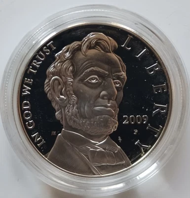 US MINT 2009 ABRAHAM LINCOLN COMMEMORATIVE SILVER DOLLAR w/. OGP & COA - Image 1 of 4
