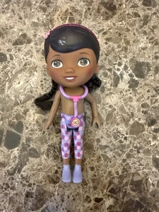 Disney Doc McStuffins 4,5" Puppe Figur ohne Mantel, lose Zöpfe - Bild 1 von 7
