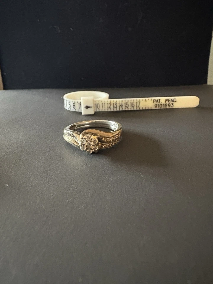 9ct White Gold Wedding Set Diamond Ring (N) Size 7 - Image 1 of 4