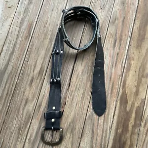 Cintura con borchie in pelle nera lunghezza 45” molto amata. Unico - Foto 1 di 12
