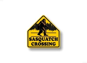 Calcomanía de cruce Sasquatch pie grande cabaña caza ciego pie grande Yeti letrero de casa de campo - Imagen 1 de 7