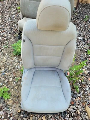 2011 Kia Sorento Passenger Seat Light Gray - Image 1 of 4