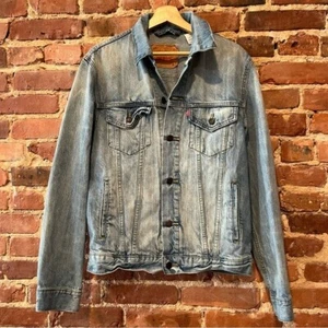 Levi’s Denim Trucker Jacket Size Medium Men’s - Picture 1 of 12