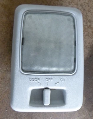 Toyota Tarago Previa TCR 90-00 Interior Light - Image 1 of 2