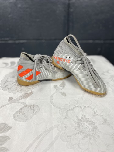 Scarpe da ginnastica Adidas Nemeziz per bambini ragazzi ragazze taglia 10 5 grigio arancione