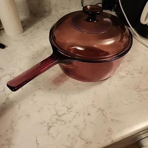 VISION Corning USA 2,5 L Sauce/Pot Poêle avec Couvercle PYREX V2,5C Couleur Canneberge - Photo 1/8
