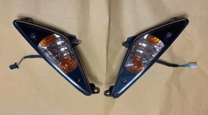 Daelim Otello FI 125 (SA7BLS) 2007-2017 Blinker vorne DAE-33450-SA7-R300-M1 - Bild 1 von 4