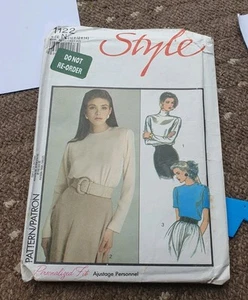 Style 1122 Misses' Set of Pullover Blouses Size 10 + 12 + 14 Sewing Pattern - Picture 1 of 12