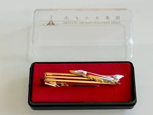 Fermacravatta Aviazione Shenyang Aircraft - Foto 1 di 17