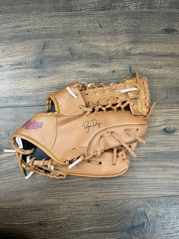 Minnesota Twins Brian Dozier Youth Baseball Glove SGA Cover