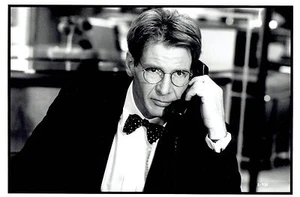 1995 Vintage Photo Harrison Ford on set filming a scene in the movie "Sabrina" - Picture 1 of 2