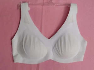 Hanes Ultra Light Comfort bra size large removeable pad wireless convertible - Picture 1 of 1