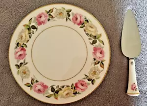 Royal Worcester Bone China Cake Plate and Slice - Royal Garden design - Picture 1 of 4