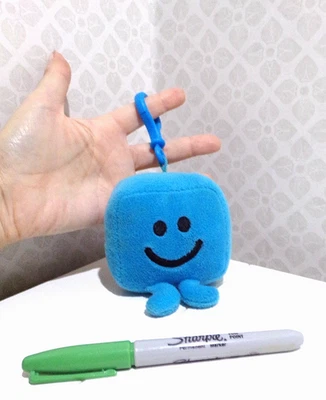 Schlüsselanhänger 9 cm blau CBeebies Mister Maker I AM A SHAPE quadratisch Stofftier Mr Maker - Bild 1 von 2