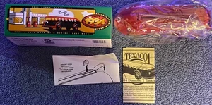 Camión cisterna Ertl Texaco 1949 cabina inclinable blanco banco de monedas fundido a presión hecho en 1996 ¡NUEVO! - Imagen 1 de 8