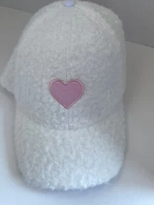 SOMBRERO DE BÉISBOL SHERPA DEL DÍA DE VALENTINE BLANCO CORAZÓN OSFM, NUEVO. - Imagen 1 de 7