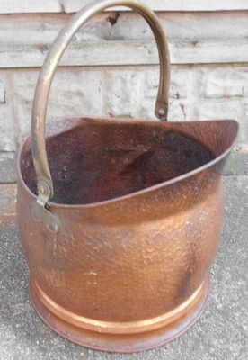 Vintage Large Copper textured Coal Scuttle Bucket Planter handle Read - Image 1 of 4