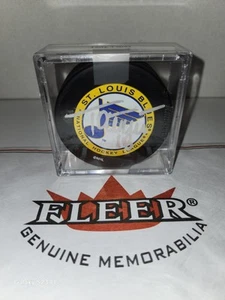 Disco de hockey firmado por Tony Twist St. Louis Blues #13/150 ¡con certificado de autenticidad Fleer! NHL AUTO! - Imagen 1 de 8