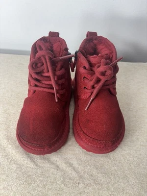 UGG  Unisex Neumel II Boots Toddler Size 7 Chukka Boot Red SN 1017320T - Image 1 of 4