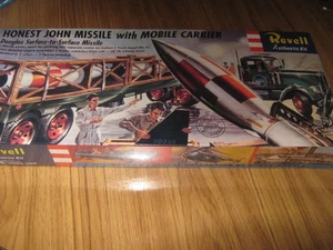 REVELL Honest John Rakete mit Mobilfunkträger. Versiegelt. - Bild 1 von 1