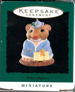 Hallmark 1996 recuerdo Hattie Chapeau miniatura adorno de Navidad - Imagen 1 de 2