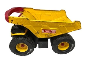 TONKA LARGE 19" METAL TOY DUMP TRUCK RED HANDLE 2004 HASBRO - Picture 1 of 11
