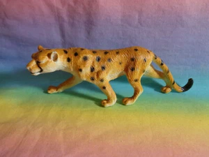 Vintage 1998 Cheetah PVC Plastic Figure - Picture 1 of 7