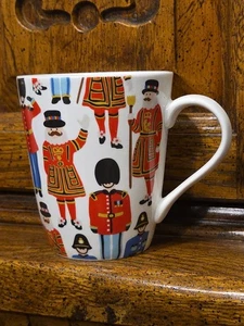 Cath Kidston London Guardia Real Policía Beefeater Diseño Raro  - Imagen 1 de 6