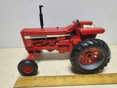 Tractor Toy Ertl Foxfire International 826 escala 1/16 sin conductor #4 Foto 1 de 4