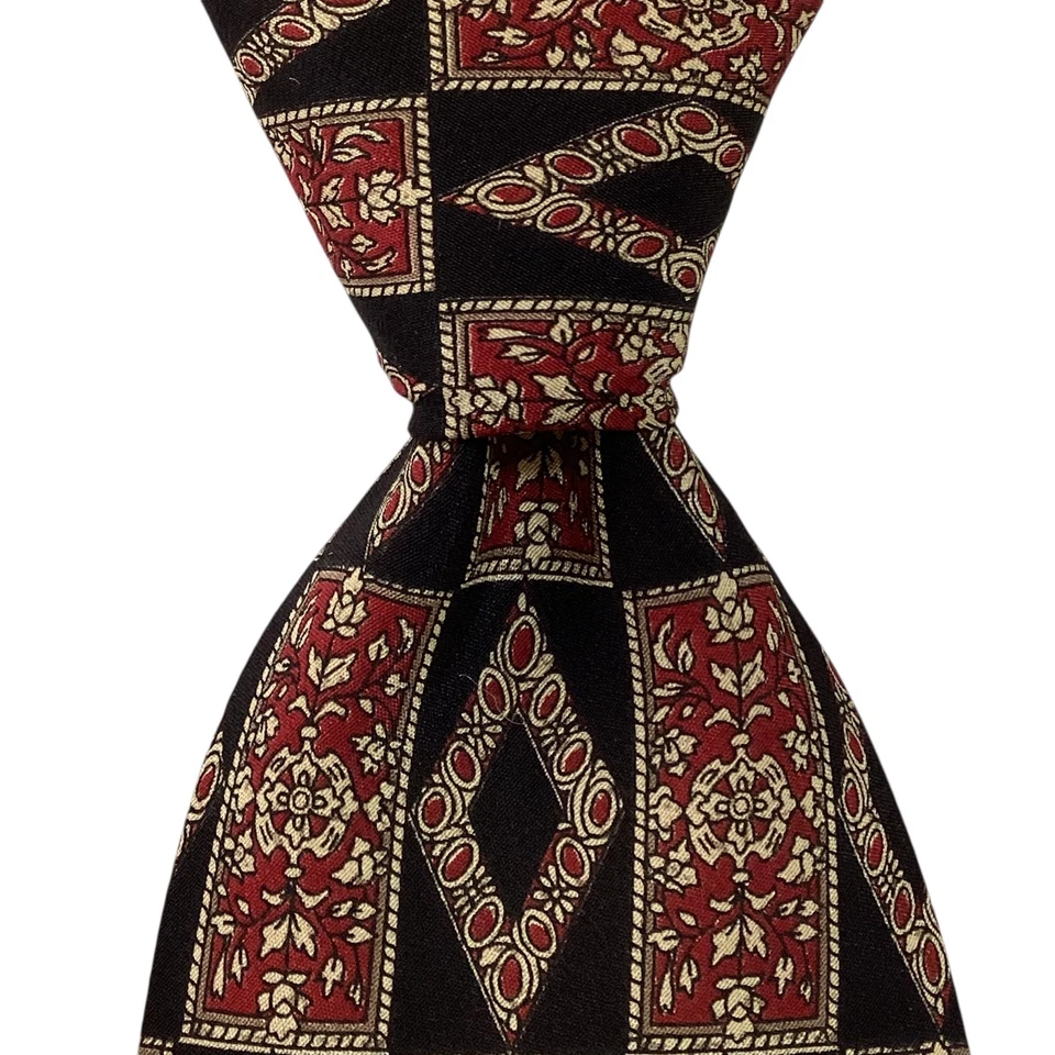 Corbata de seda de diseñador del Museo Metropolitano de Arte geométrica negra/roja/marfil usada en excelente estado Foto 1 de 3