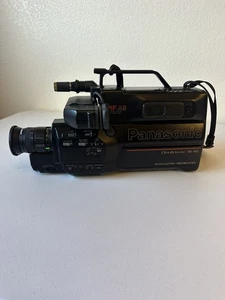 Vintage Panasonic OmniMovie PV-425 Camcorder W/Case Turns On No Battery or Cord - Picture 1 of 24