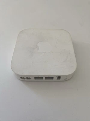 Apple A1392 MC414LL/A  AirPort Express Base Station Wireless Router - White - Image 1 of 4