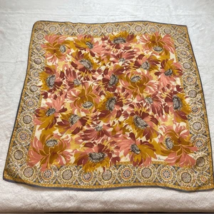 Vera Neumann Floral Scarf - Picture 1 of 8