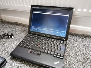 Lenovo Thinkpad X220 Libreboot 3gb RAM 250gb SSD Debian + Ultrabase Docking - Afbeelding 1 van 8