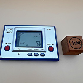 JUNK AS-IS Vintage 1980 Nintendo Game & Watch Fire RC-04 Silver Series