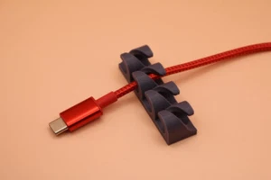 Clip Organizer Fermacavo – Ordine e praticità sulla tua scrivania! 🎧🔌💻 - Afbeelding 1 van 1