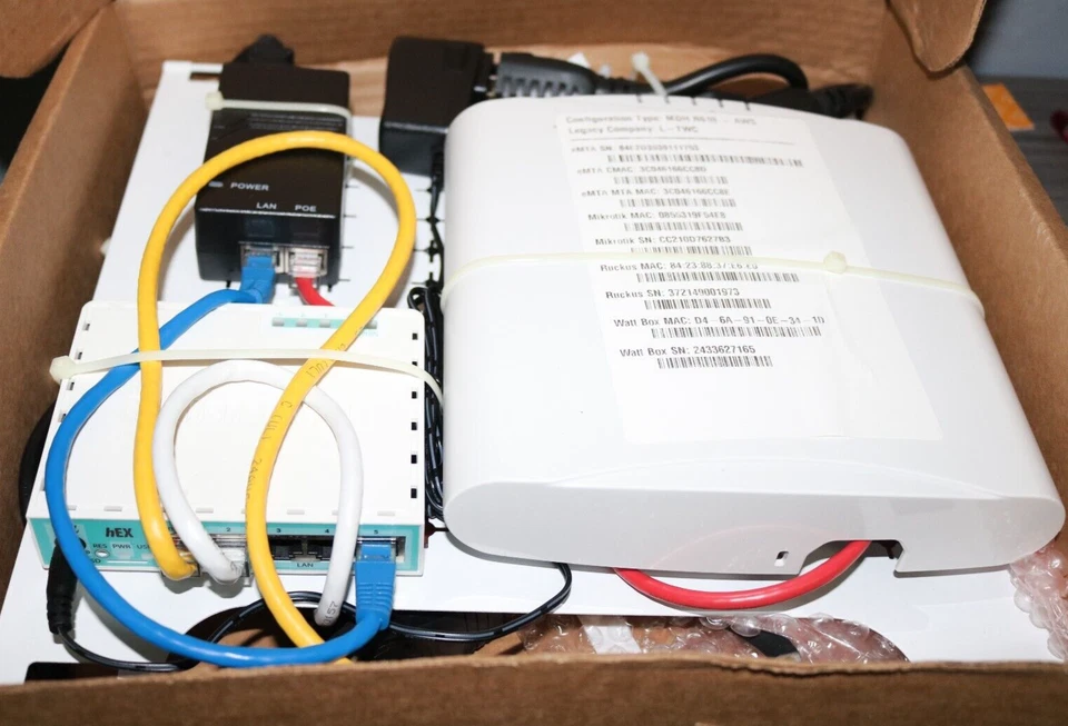SET OF Ruckus  ZoneFlex R610Wireless Access Point, WATTBOX,MICROTIK BOARD. - Image 1 of 4