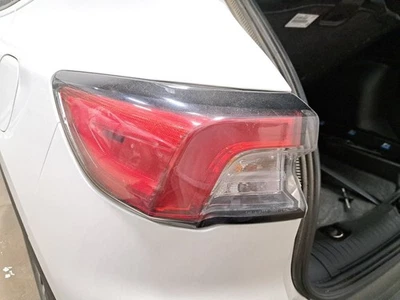 Lh Driver Side Tail Lamp 2020 Escape Sku#4289973 - Image 1 of 4