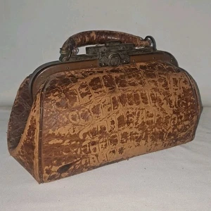 Vintage Leather Doctor Bag Antique Bag Doctor's Nurse Medical Medicine W/key - Picture 1 of 12