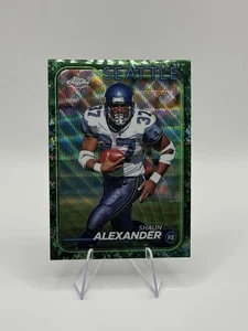 2024 Topps Chrome Football Shaun Alexander Camo Wave Refractor SSP #183 - Bild 1 von 2