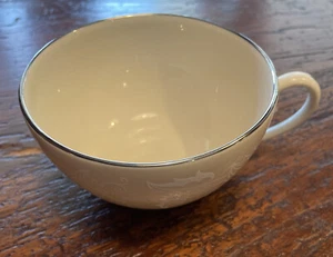 Triomphe Leaf Lace China Tea Coffee Cup USA - Picture 1 of 5