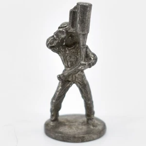 Monopoly NASCAR Fueling Pit Crew Member Replacement Pewter Game Piece Token - Imagen 1 de 4