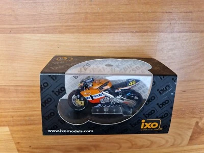 1/24 IXO HONDA RC211V VALENTINO ROSSI #46 2003 MOTO GP MOTORCYCLE BIKE RAB055 - Image 1 of 3