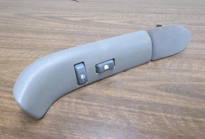 1995-1999 Silverado Sierra C/K RH Passenger Side Window Switch OEM. 15151380 - Image 1 of 4