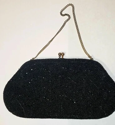 Bolsa clutch vintage com miçangas e alça de corrente usada  - Imagem 1 de 4
