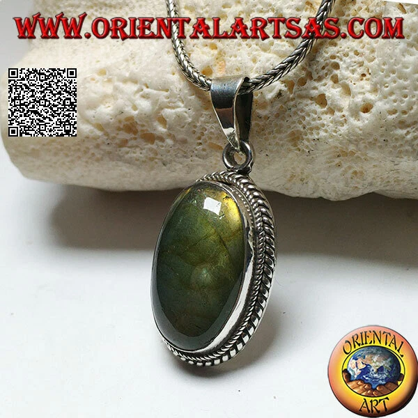 Ciondolo in Argento 925‰ labradorite a cabochon contornata da doppio intreccio - Immagine 1 di 1