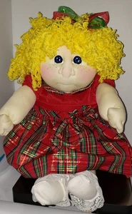 soft sculpture cabbage patch doll girl 2004 Toy Box Edition - Picture 1 of 6