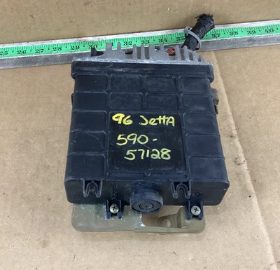 Блок компьютерного управления двигателем 1990-1997 Volkswagen Jetta 037906259J от оригинального производителя - Изображение 1 из 4
