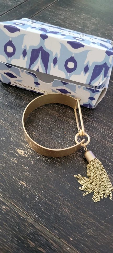 Plunder Mary Ellen Mayte 手镯金色环钩闭合带流苏 — 第 1/1 张图片