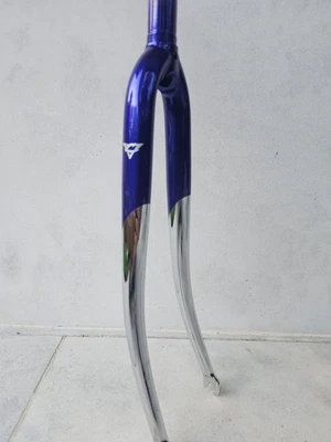 Columbus Casati 1" Threaded Steel Fork – 246mm Steerer, 64mm Thread, Chrome/Blue - Image 1 of 4